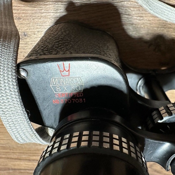 Vintage‎ Monarch 8x30 Feather Weight Binoculars Coated Lenses - Picture 6 of 15